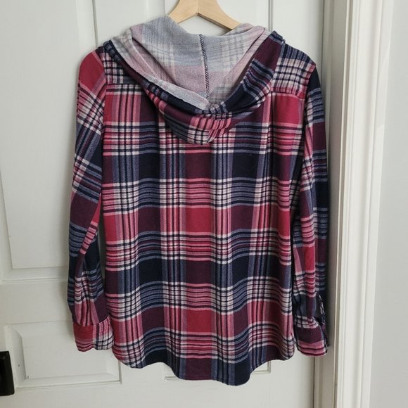 Urban Heritage Hooded Button Up - Picture 2 of 3